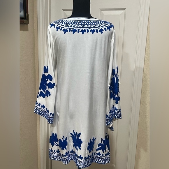 WAYAN NATURAL WEAR, Chic White Dress with Blue Embroidery SIZE M - Picture 6 of 11